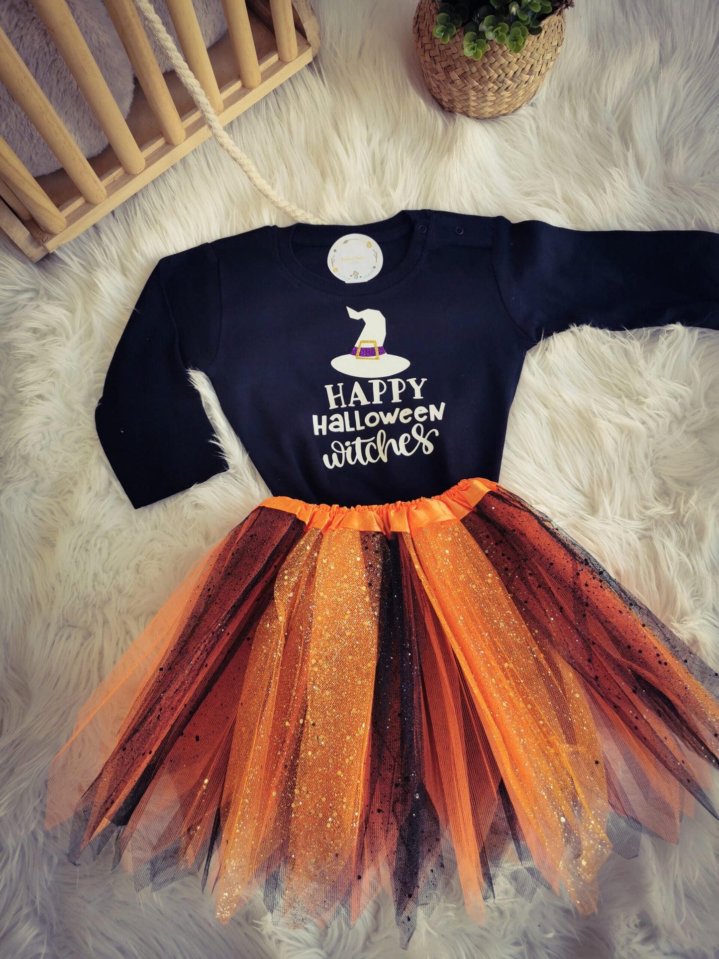 Body ou tshirt & Tule preto e laranja "Happy Halloween, Witches"